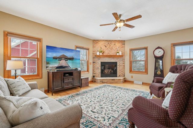 W291N4174 Prairie Wind CIRCLE S, Pewaukee, WI 53072