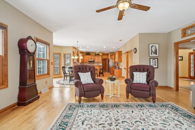 W291N4174 Prairie Wind CIRCLE S, Pewaukee, WI 53072