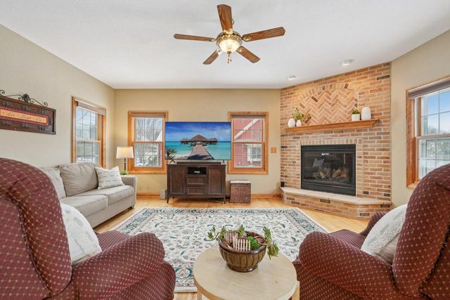 W291N4174 Prairie Wind CIRCLE S, Pewaukee, WI 53072