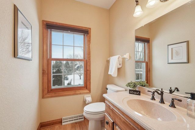 W291N4174 Prairie Wind CIRCLE S, Pewaukee, WI 53072