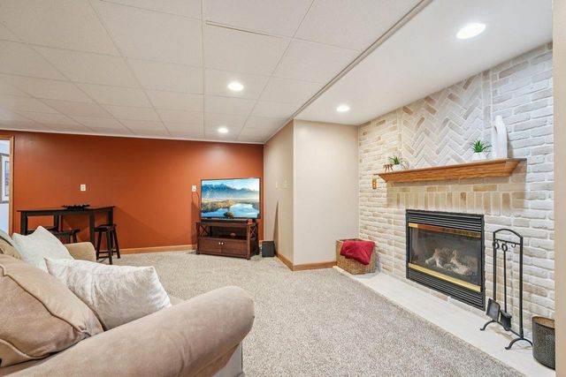 W291N4174 Prairie Wind CIRCLE S, Pewaukee, WI 53072