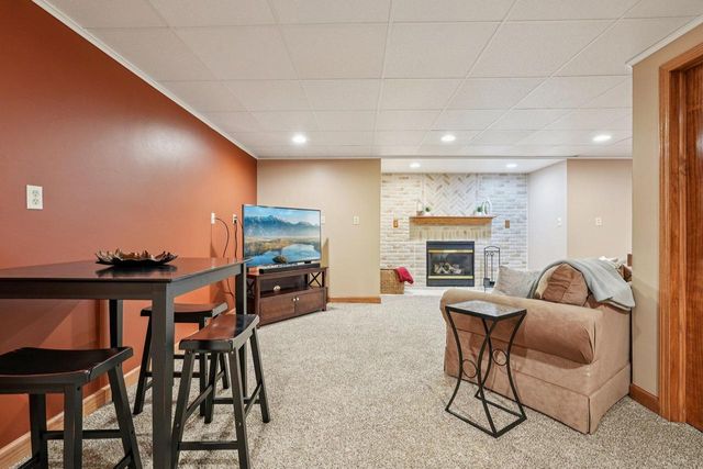 W291N4174 Prairie Wind CIRCLE S, Pewaukee, WI 53072