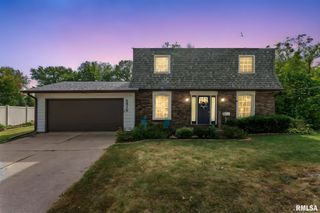 2315 KINGSWAY Drive, Bettendorf, IA 52722