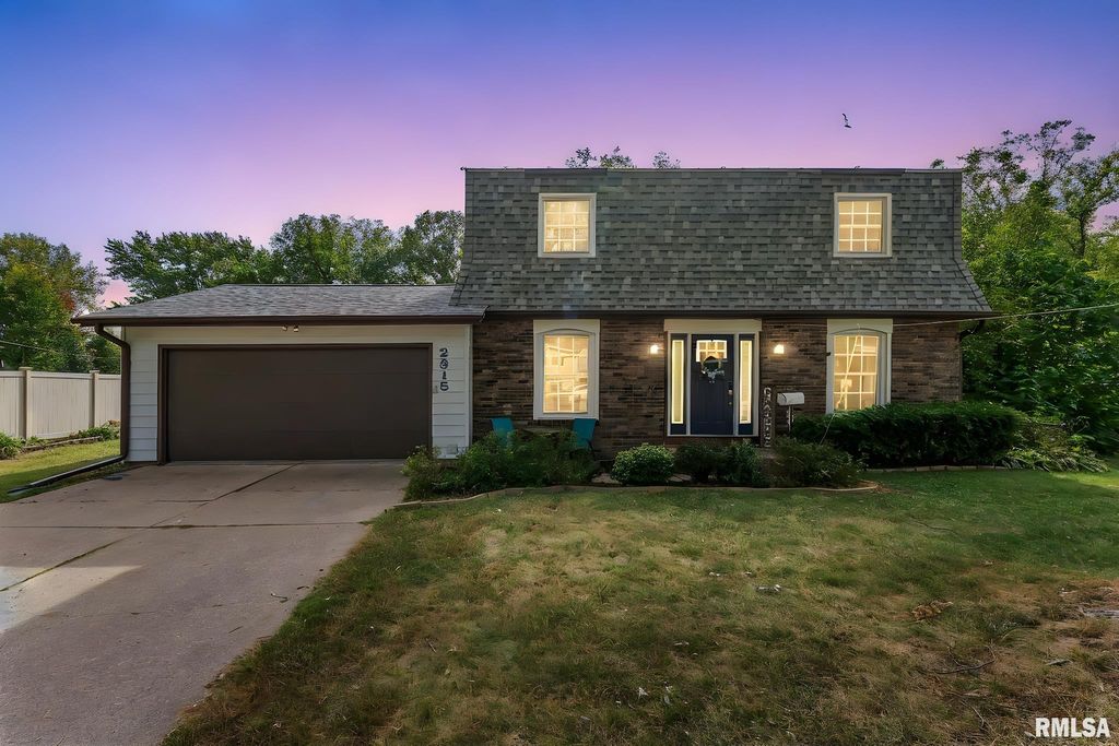 2315 KINGSWAY Drive, Bettendorf, IA 52722