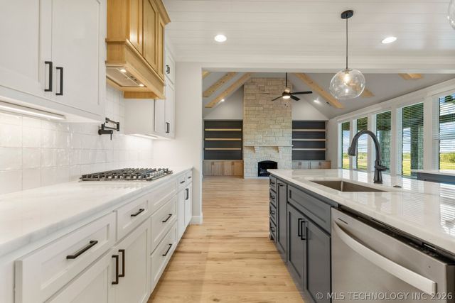 103 W 164th Place S, Glenpool, OK 74033