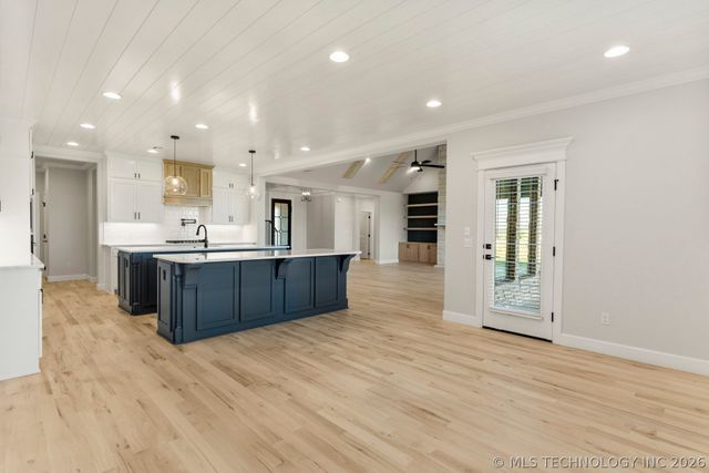 103 W 164th Place S, Glenpool, OK 74033