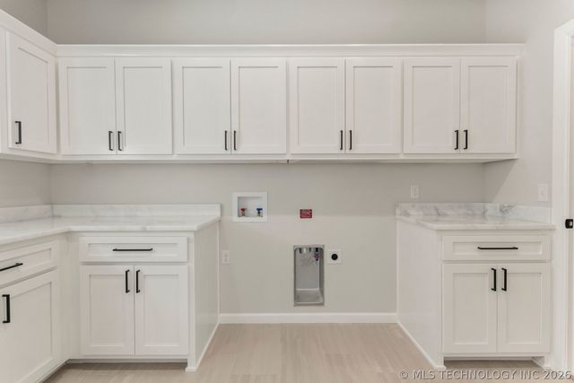 103 W 164th Place S, Glenpool, OK 74033