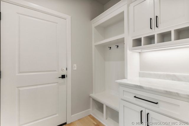 103 W 164th Place S, Glenpool, OK 74033