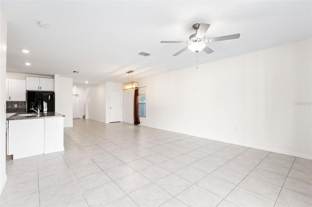 7310 PEARLY EVERLASTING AVENUE, Tampa, FL 33619