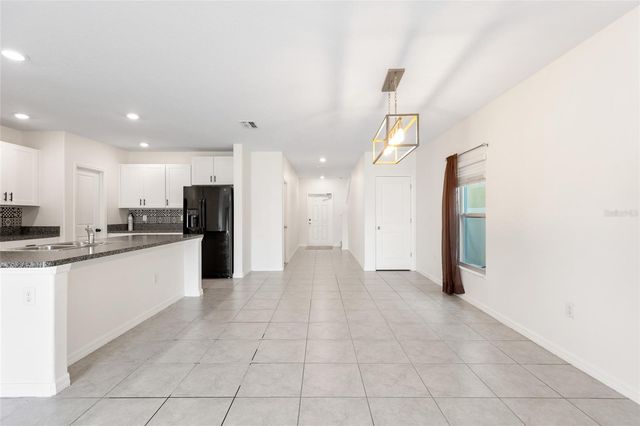7310 PEARLY EVERLASTING AVENUE, Tampa, FL 33619