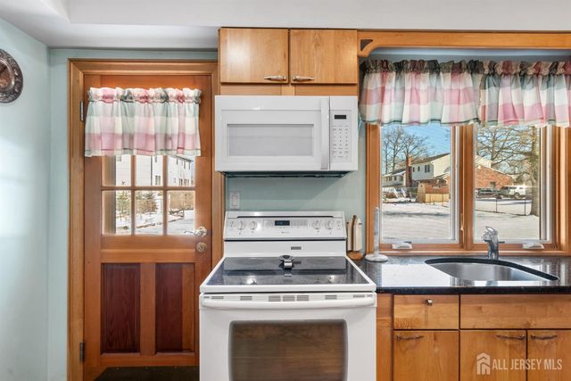 786 Wood Avenue, Colonia, NJ 07067