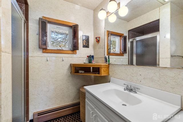 786 Wood Avenue, Colonia, NJ 07067