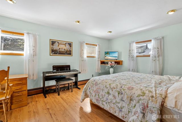 786 Wood Avenue, Colonia, NJ 07067