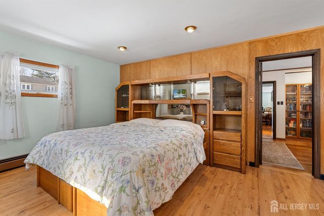 786 Wood Avenue, Colonia, NJ 07067