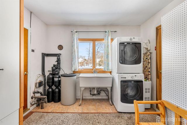 786 Wood Avenue, Colonia, NJ 07067