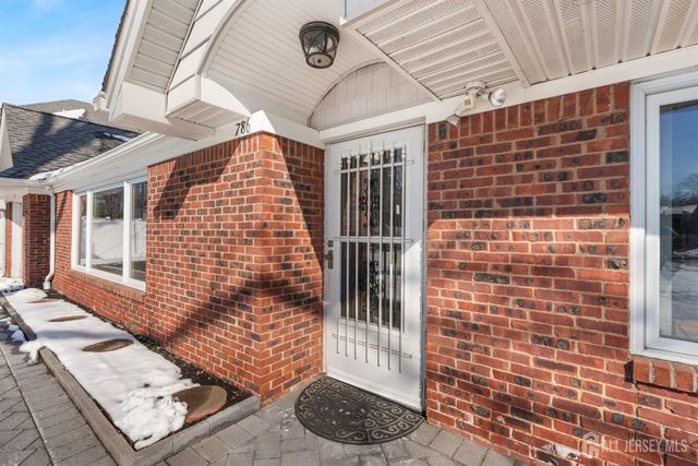 786 Wood Avenue, Colonia, NJ 07067