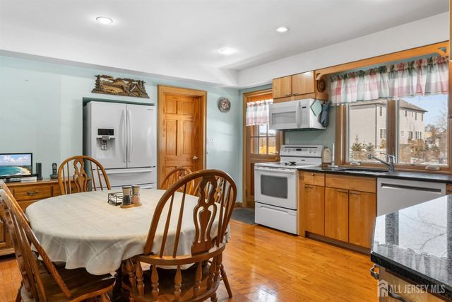 786 Wood Avenue, Colonia, NJ 07067