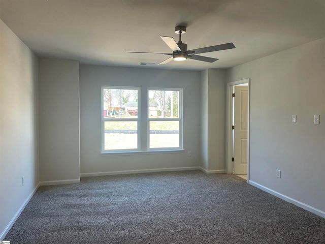 102 Wyndham Way, Laurens, SC 29360