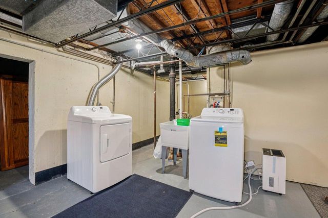 4004 W Congress STREET, Milwaukee, WI 53209