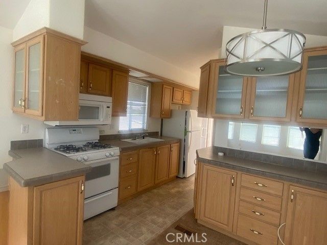 843 Fernwood, San Jacinto, CA 92583