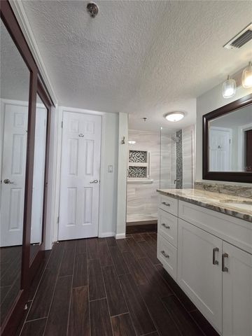 530 E CENTRAL BOULEVARD 604, Orlando, FL 32801