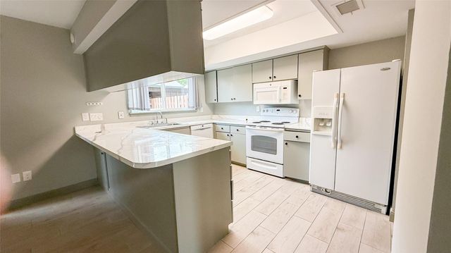 2226 Triway Lane 100, Houston, TX 77043