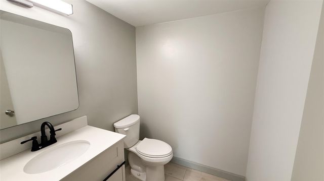 2226 Triway Lane 100, Houston, TX 77043