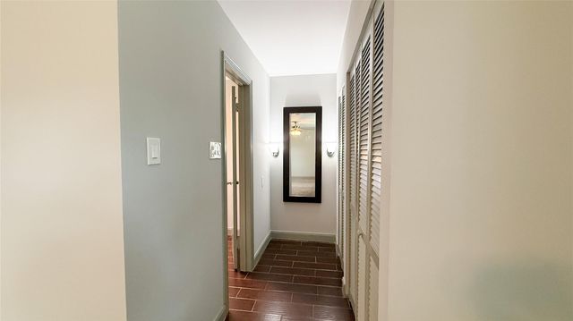 2226 Triway Lane 100, Houston, TX 77043