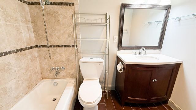 2226 Triway Lane 100, Houston, TX 77043