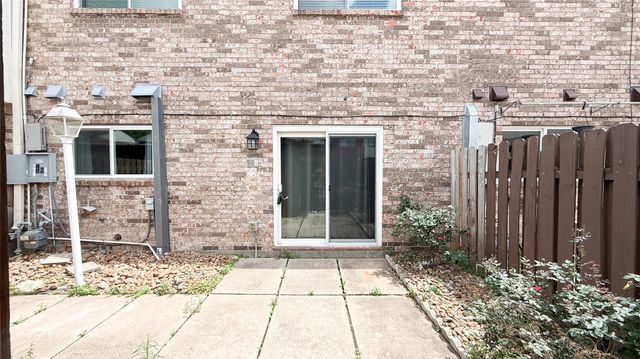 2226 Triway Lane 100, Houston, TX 77043