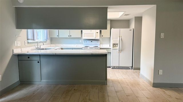 2226 Triway Lane 100, Houston, TX 77043