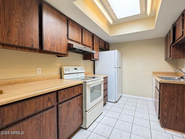 546 S ALLRED Drive, Tempe, AZ 85288