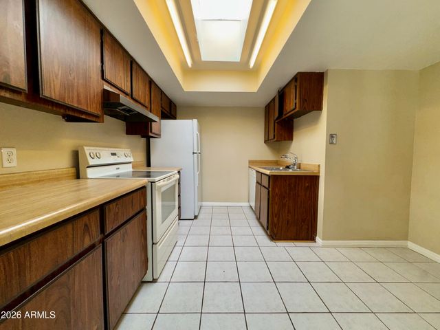 546 S ALLRED Drive, Tempe, AZ 85288