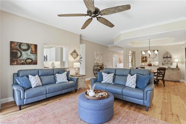 8040 Players Cove DR 102, Naples, FL 34113