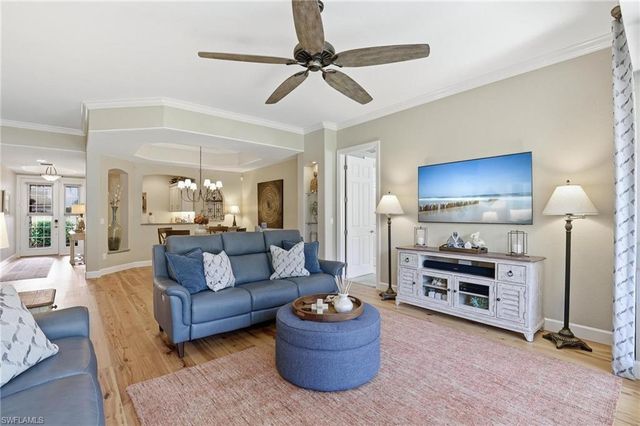 8040 Players Cove DR 102, Naples, FL 34113