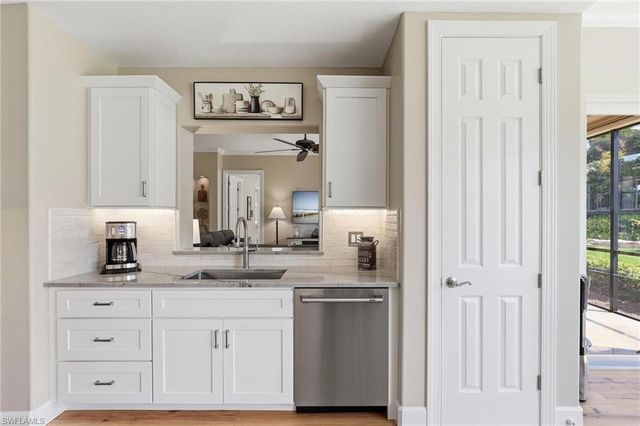 8040 Players Cove DR 102, Naples, FL 34113