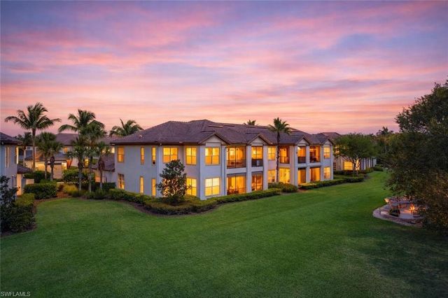 8040 Players Cove DR 102, Naples, FL 34113