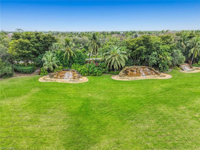 8040 Players Cove DR 102, Naples, FL 34113