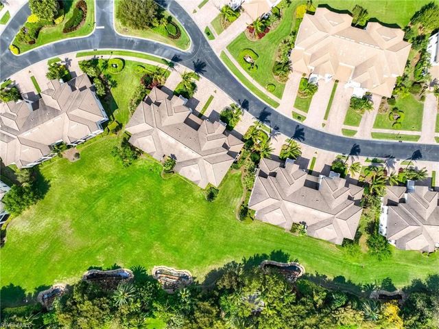 8040 Players Cove DR 102, Naples, FL 34113