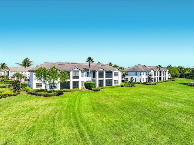 8040 Players Cove DR 102, Naples, FL 34113