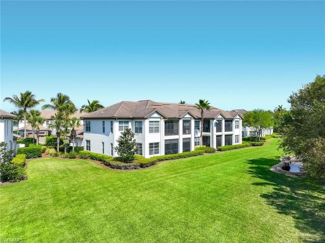 8040 Players Cove DR 102, Naples, FL 34113