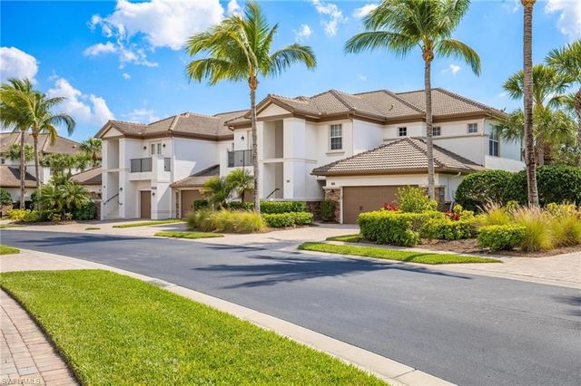 8040 Players Cove DR 102, Naples, FL 34113