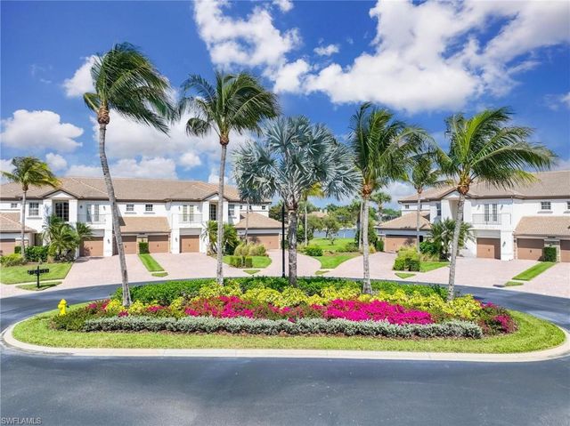 8040 Players Cove DR 102, Naples, FL 34113