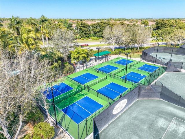 8040 Players Cove DR 102, Naples, FL 34113