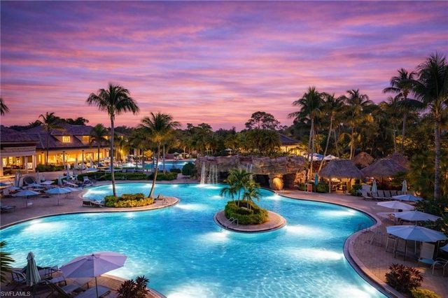 8040 Players Cove DR 102, Naples, FL 34113