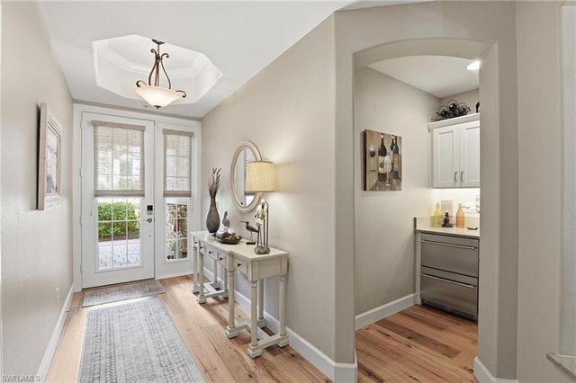 8040 Players Cove DR 102, Naples, FL 34113