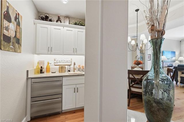 8040 Players Cove DR 102, Naples, FL 34113