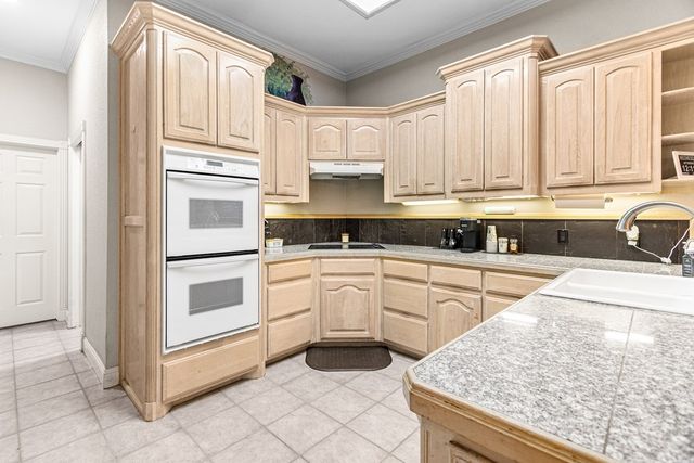 5205 New Orleans Dr, Odessa, TX 79762