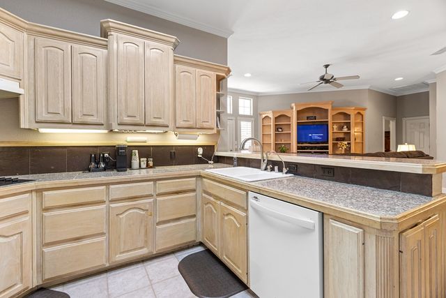 5205 New Orleans Dr, Odessa, TX 79762