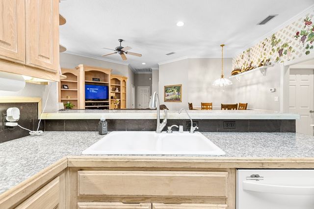 5205 New Orleans Dr, Odessa, TX 79762